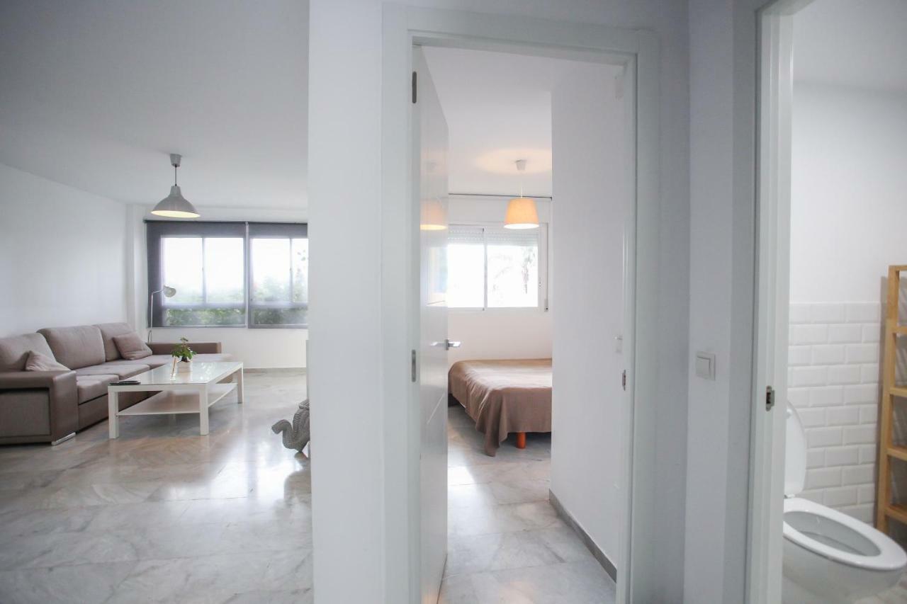 Ferienwohnung Apartamento En La Carihuela Con Piscina Y Parking, Al Lado De La Playa Torremolinos Exterior foto